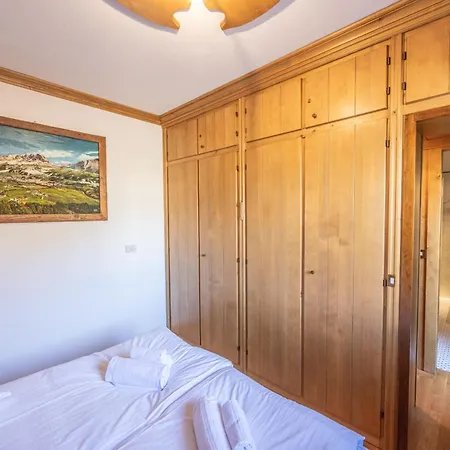 Lägenhet Casa Ronco, Tranquilla E Confortevole Cortina dʼAmpezzo