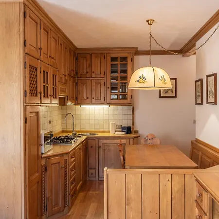 Lägenhet Casa Ronco, Tranquilla E Confortevole Cortina dʼAmpezzo