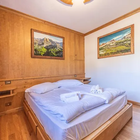 Casa Ronco, Tranquilla E Confortevole Lägenhet Cortina dʼAmpezzo